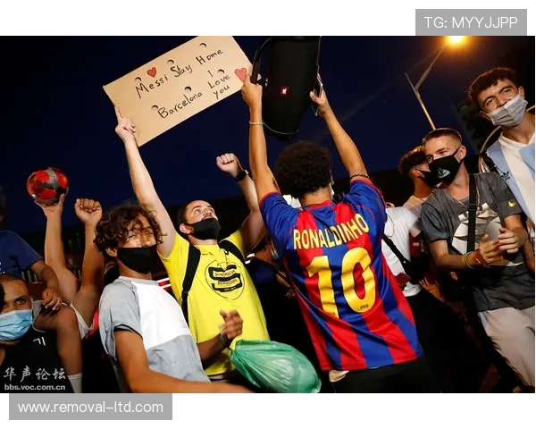 切尔西球迷卡车抗议蓝筹公司管理